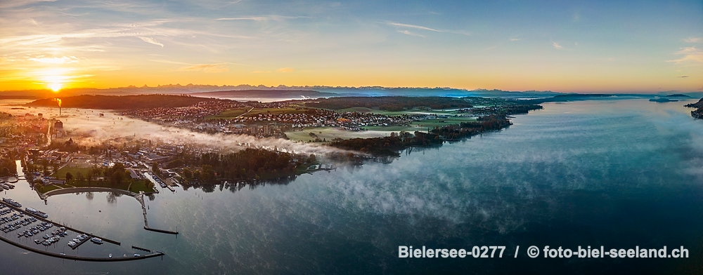 Bielersee mit Sonnenaufgang alt text image