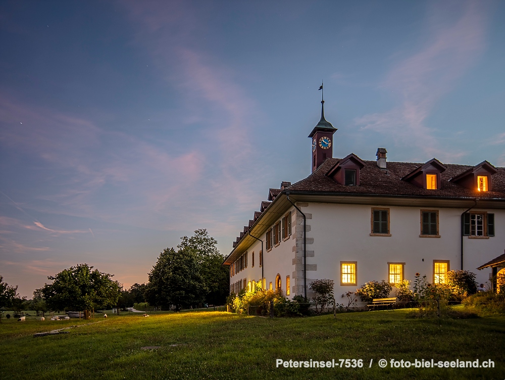 Klosterhotel auf der St. Petersinsel alt text image