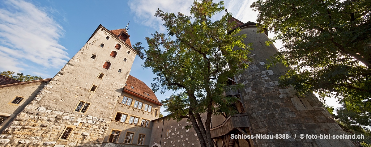 Bildname:  Schloss-Nidau-8388- Schloss NidauBildgroesse: 9342  x 3704 px /  79.1 x 31.4 cm (300dpi)Stichwoerter:  Drei Seen Land, Kanton Bern, Nidau,...
