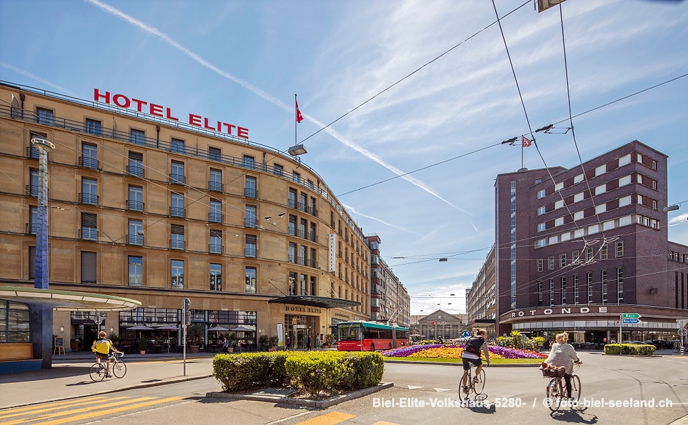 Bildname:  Biel-Elite-Volkshaus-5280- Guisanplatz Innenstadt Biel Bienne  /   2017  Bildgroesse: 8602  x 5320 px /  72.8 x 45.0 cm (300dpi)Stichwoerter