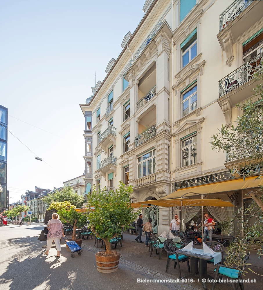 Bildname:  Bieler-Innenstadt-6016- Jean-Sessler-Strasse Biel Bienne  /   2012  Bildgroesse: 4615  x 5089 px /  39.1 x 43.1 cm (300dpi)Stichwoerter: ...