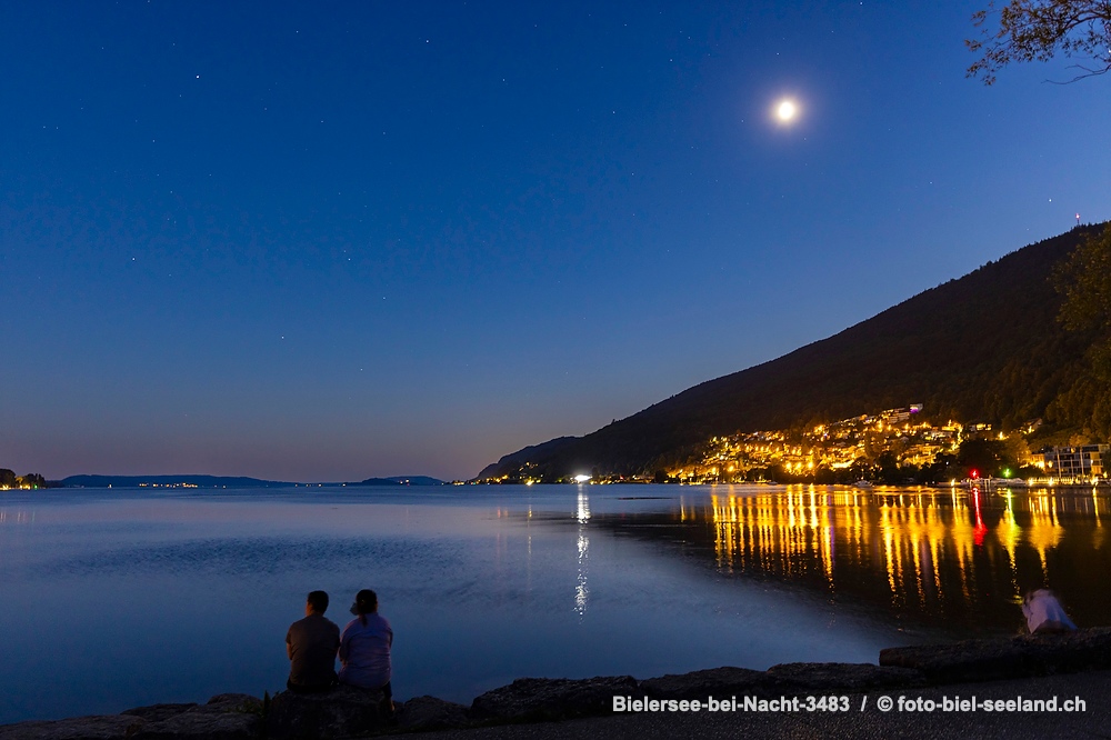 Bielersee bei Nacht