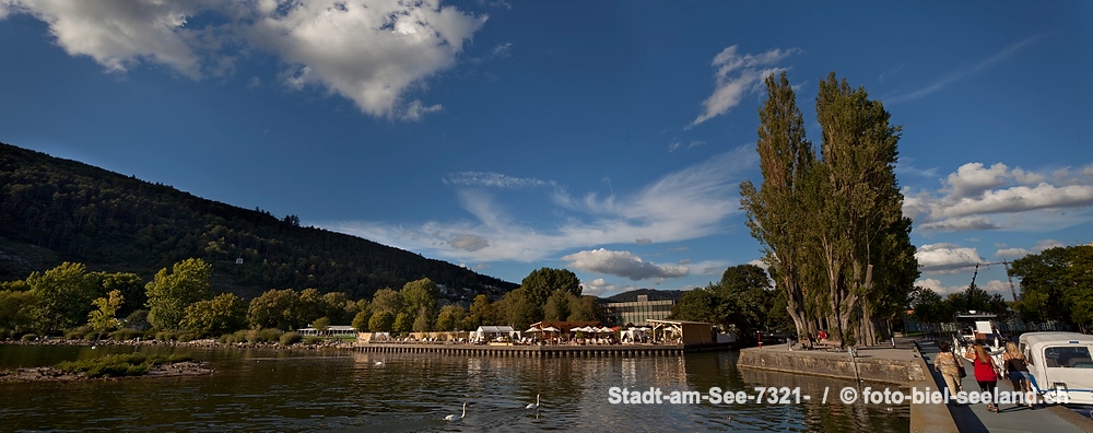 Bildname:  Stadt-am-See-7321- Biel Strandboden Hafen  /   2011  Bildgroesse: 9303  x 3697 px /  211.4 x 84.0 cm (300dpi)Stichwoerter:  am Bieler Hafen,