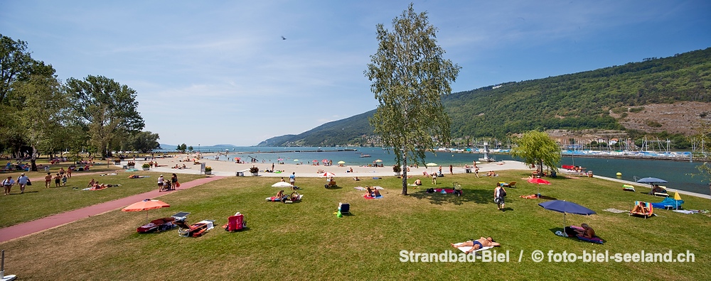 Bildname:  Strandbad-Biel Strandbad Biel Bienne am Bielersee  /   2010  Bildgroesse: 9357  x 3713 px /  79.2 x 31.4 cm (300dpi)Stichwoerter:  Biel,...