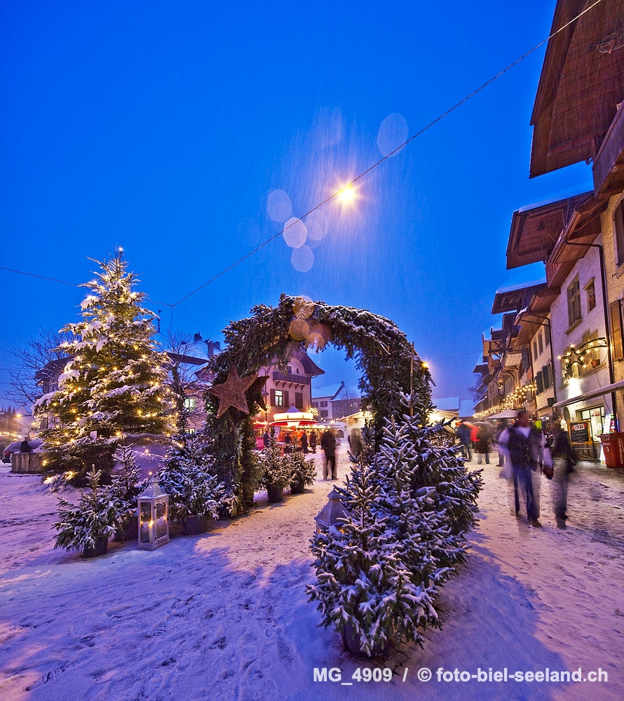 Bildname:  MG_4909 WinteraufnahmenBildgroesse: 5558  x 6241 px /  47.1 x 52.8 cm (300dpi)Stichwoerter:  Weihnachtsmarkt Büren a/A