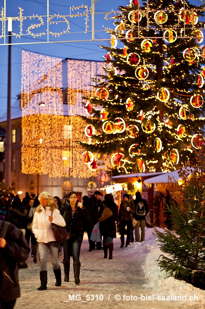 Bildname:  _MG_5310 Weihnachtsmarkt in BielBildgroesse: 3744  x 5616 px /  31.7 x 47.5 cm (300dpi)Stichwoerter:  Weihnachtsmarkt Biel...
